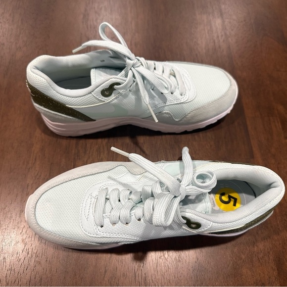 Nike Women's Air Max Running Sneakers Light Blue Size 5 - Picture 9 of 13